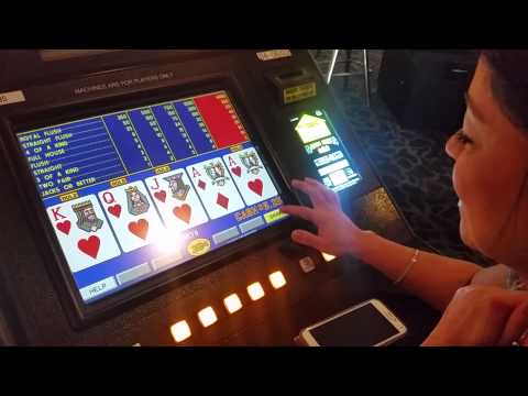Video Poker: Watch a Royal Flush hit! YouTube