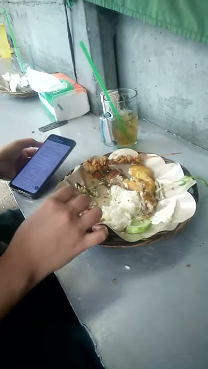 Makan siang bersama mantan pacar