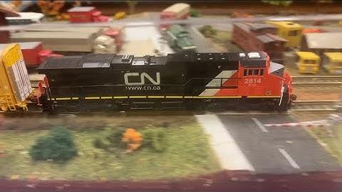 New model trains in N Scale layout at Kitchener Train Show 2022