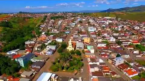 Qual a cidade mais próxima da Serra da Canastra?