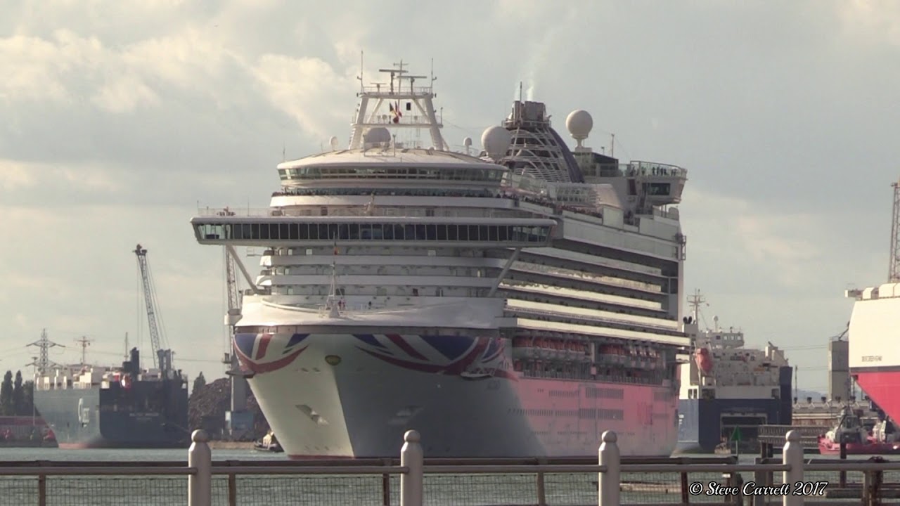 3 Cruise Ships Southampton Docks departures 12/8/17 YouTube