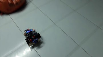 Xe chạy bám quỹ đạo