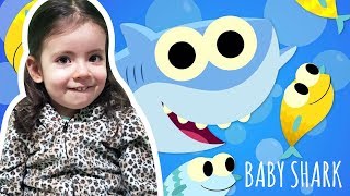 A MÚSICA FAVORITA DA ÚRSULA - BEBÊ DANÇANDO E CANTANDO BABY SHARK A MÚSICA FAVORITA DA ÚRSULA - BEBÊ DANÇANDO E CANTANDO BABY SHARK