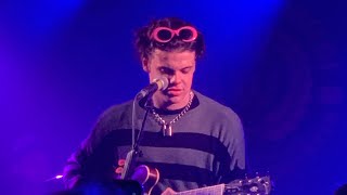 YUNGBLUD - Loner [Acoustic] (Leeds 30/11/19)