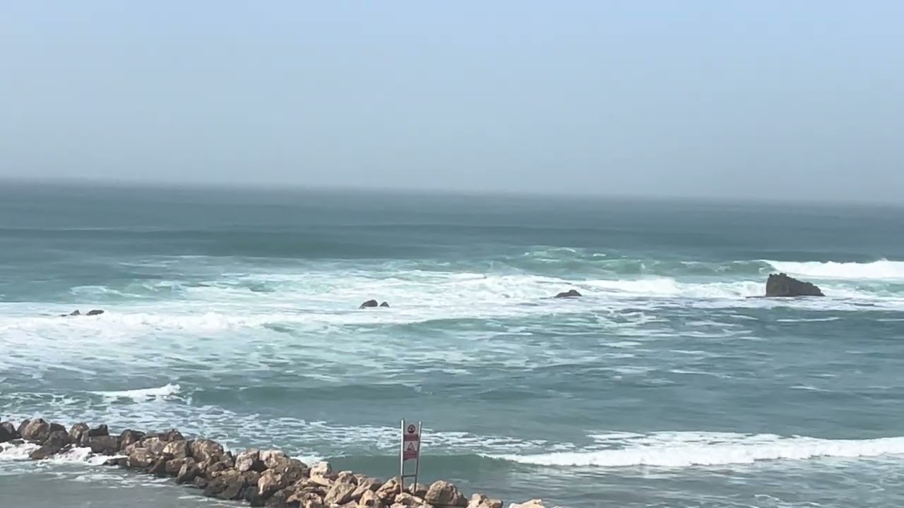 Coastal Solitude 4K Cinematic Beach Where the Tide Meets the Shore A Morning View Amazing Sea Relax