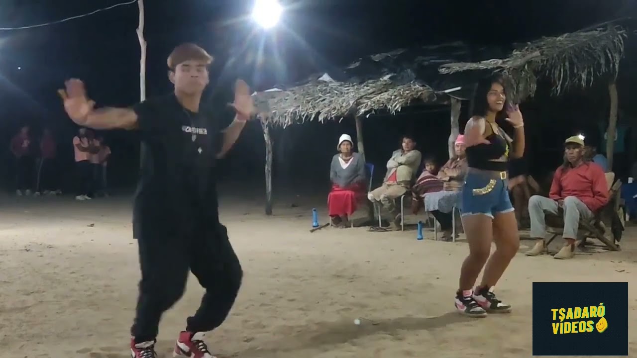 Apresentação na aldeia Santa Rita - Joaleckson & Taislani 