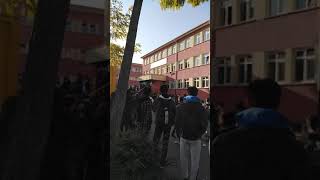 Okulda hoca hocayı dövüyor Alparslan Anadolu lisesi sıradan bir gün