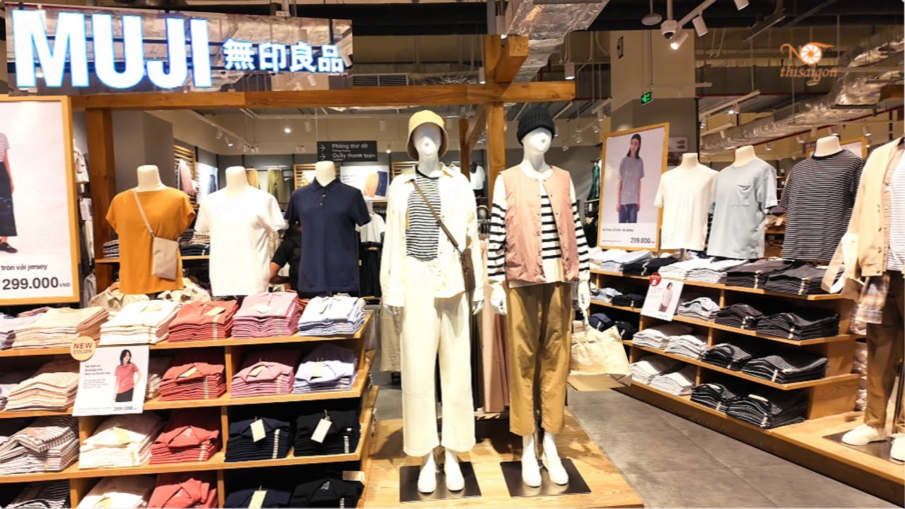 Ngày Black Friday MUJI - THỜI TRANG NHẬT BẢN Nhiều Mặt Hàng Quần Áo, Giày Dép Giá Rẻ Chất Đầy Kệ