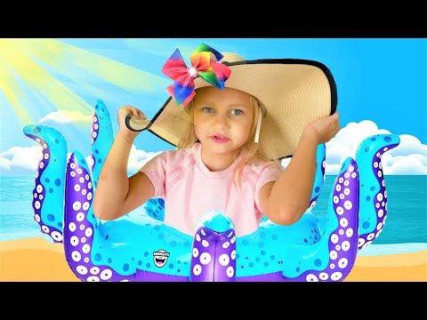 Алиса собирается НА МОРЕ с любимыми игрушками !!!
