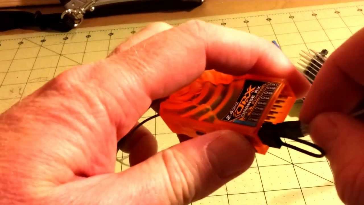 Bind a Hobby King OrangeRX RX800 8Ch DSMX receiver to a Spektrum DX8 radio