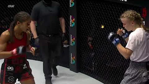 Anissa Meksens JAW-DROPPING Demolition Against Mar...