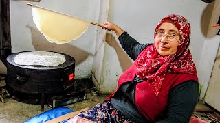 Köyde Sisli Günde El Açması Ziron Kuzine Sobada Kızartma