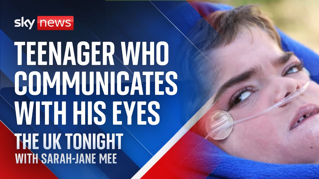 Подросток, научившийся общаться глазами.