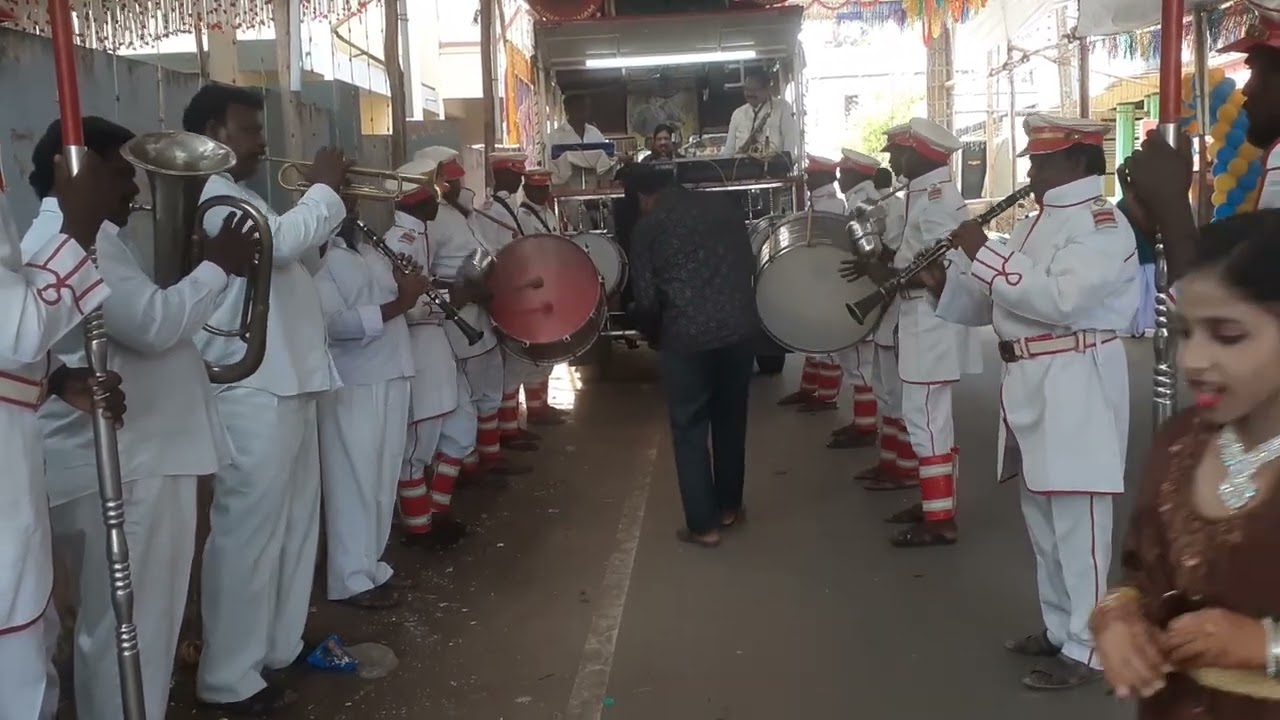 Eraivanidam kaiyendunkal - James Band kumbakonam