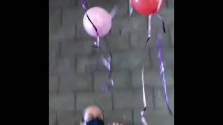 Download Lagu Uitpakken cadeau in de bib MP3