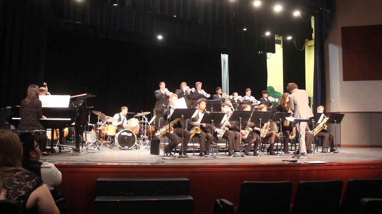 Mountain View High School Jazz II performs Blues in the Closet