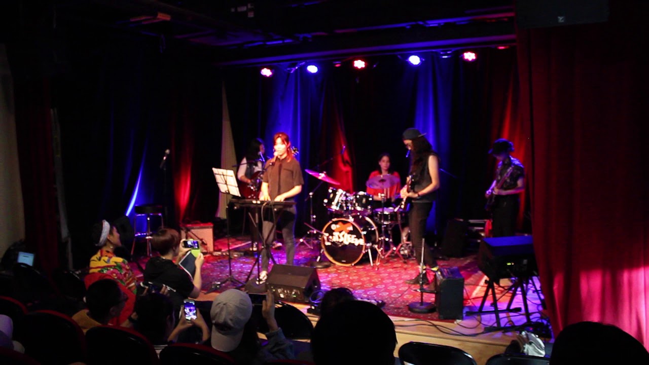 Flourescent Adolescent [cutsleeve cover]