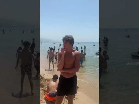 جنون على شاطئ جبيل اليوم لبنان شاطئ بحر     جبيل