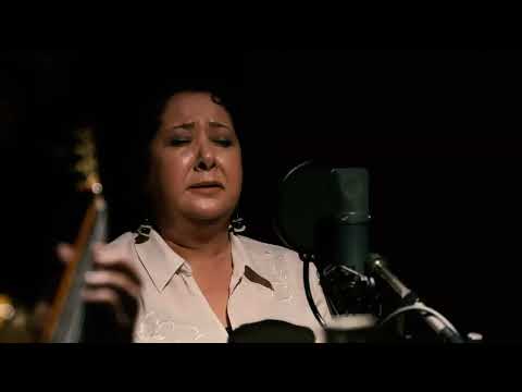 Emel Taşçıoğlu - Çamlıbel'den Çıktım Yayan (Nenni Bebek)