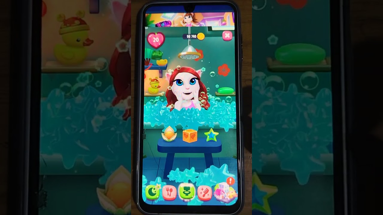 Tom and Mrs. Tom made the children happy today with their amazing, exciting, and funny 😻 😺 🏠 😄 