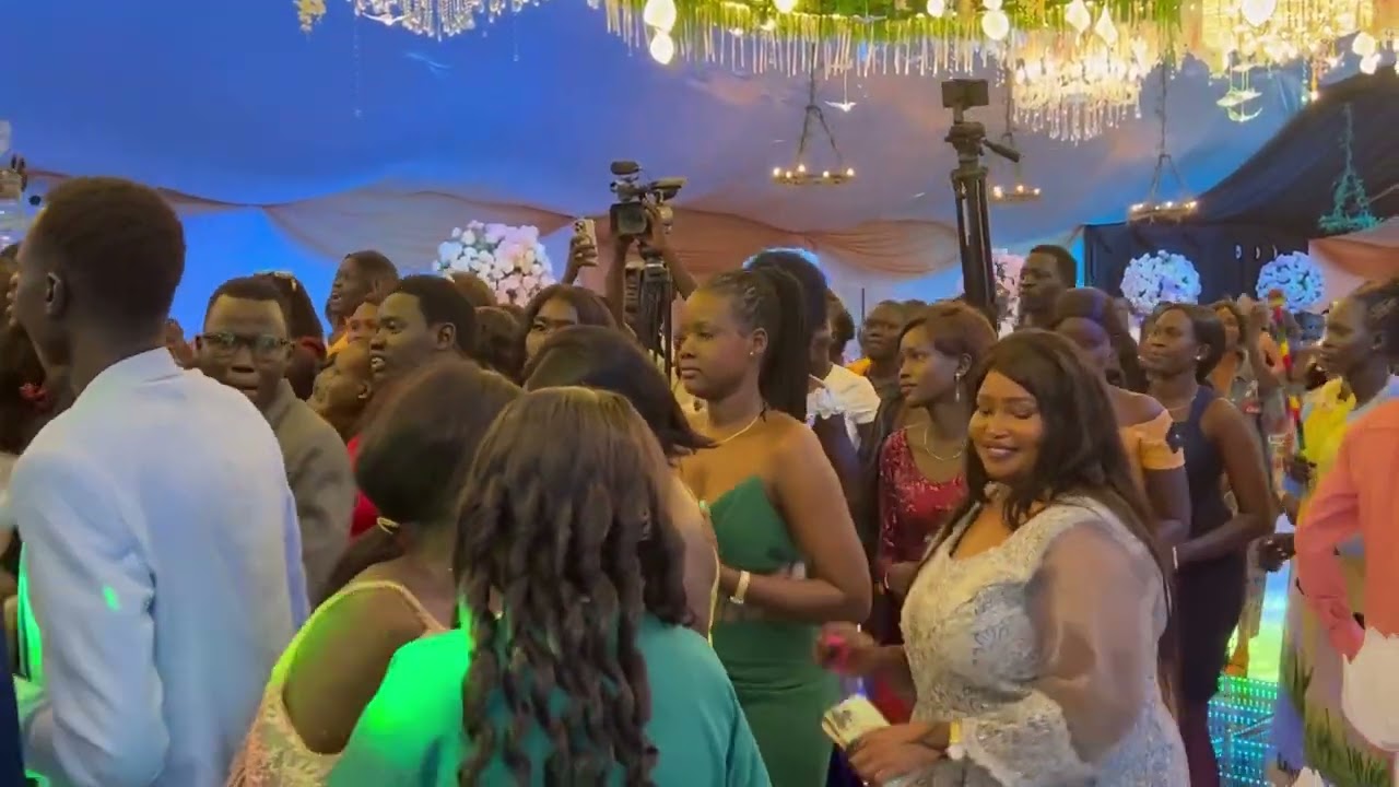 Naar pro max Ajuong completely