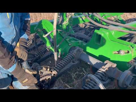 Basic row unit/opener inspection on a John Deere air seeder