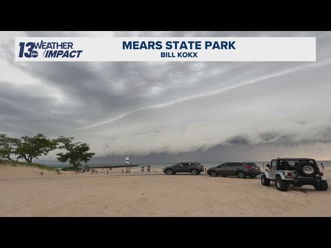 Shelf clouds develop along Lake Michigan lakeshore - YouTube