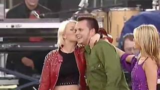 S Club 7 - Dont Stop Movin Party At The Palace - 2002