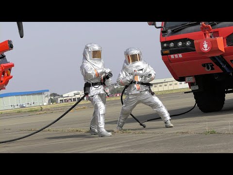 消防展示でアクシデント！ どこを見ればいい？ 厚木基地日米親善春祭り