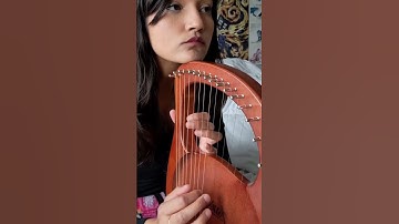 Lyre Harp: still no idea how to hold it