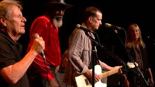 eTown Finale with Delbert McClinton & Robert Finley - Take Me To The River (Live on eTown) chords