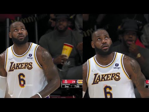 LeBron James & time traveler LeBron James in the same frame 😄