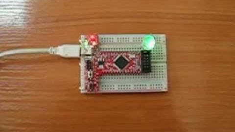 Arduino Leonardo (AVR-T32U4) Blinking LED demo