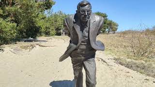 J. P. Sartre skulptūra "Prieš vėją" Nidoje
