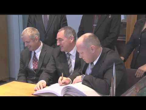 Video File of Expedition 39 and 40 Crew News Conference and Visit to Red Square