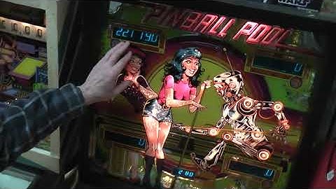 Playing with the 1978 Gottlieb Pinball Pool machine in the Robothut.