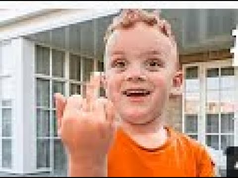 Jongetje krijgt ban op ZTM en moet huilen.