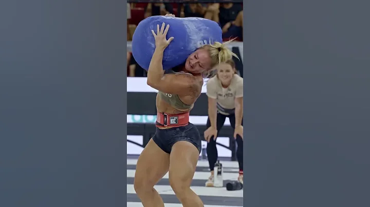 Dani Speegle 250LB Strongman Sandbag to Shoulder |...