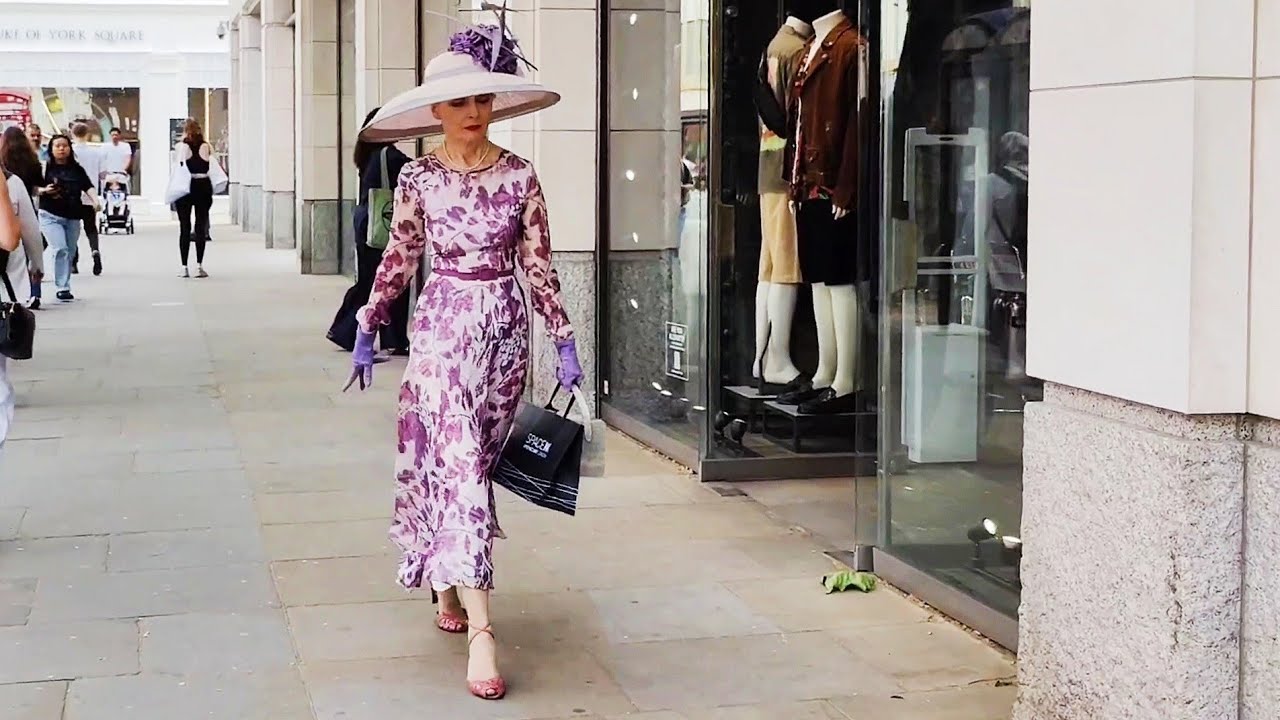 Best Fashion After 50, 60, 70. How They Dress At An Elegant Age In London. Old Money Style.
