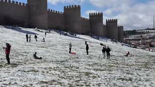 Trineos en la muralla de Ávila