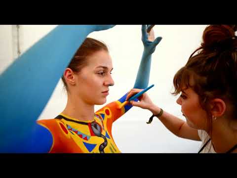 أجساد البشر تتحول إلى لوحات فنية بالنمسا