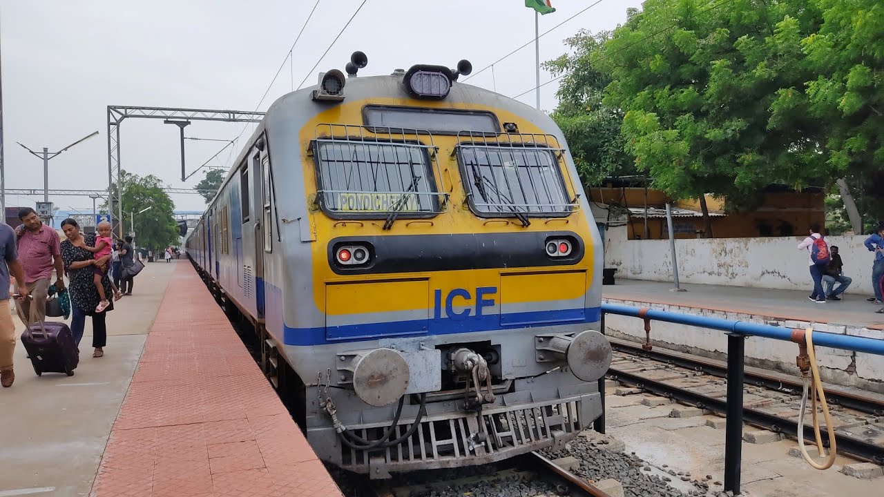 06025 Chennai Egmore - Puducherry ICF MEMU Special train Arrival at ...