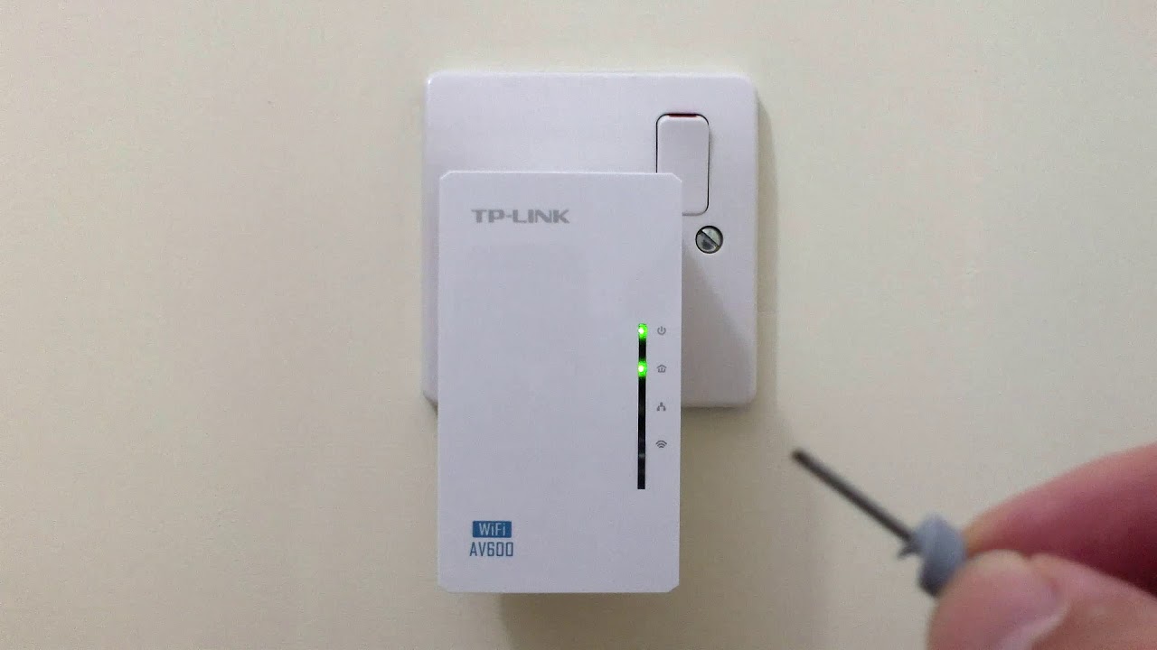 Factory Reset a TP-Link (TL-WPA4226) PowerLine Extender - YouTube