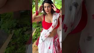 Yamini Malhotra sexy saree reel, hot video, beautiful dress @boldtypp
