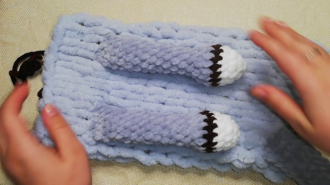 Как пришить лапы к олененку пижамнице.