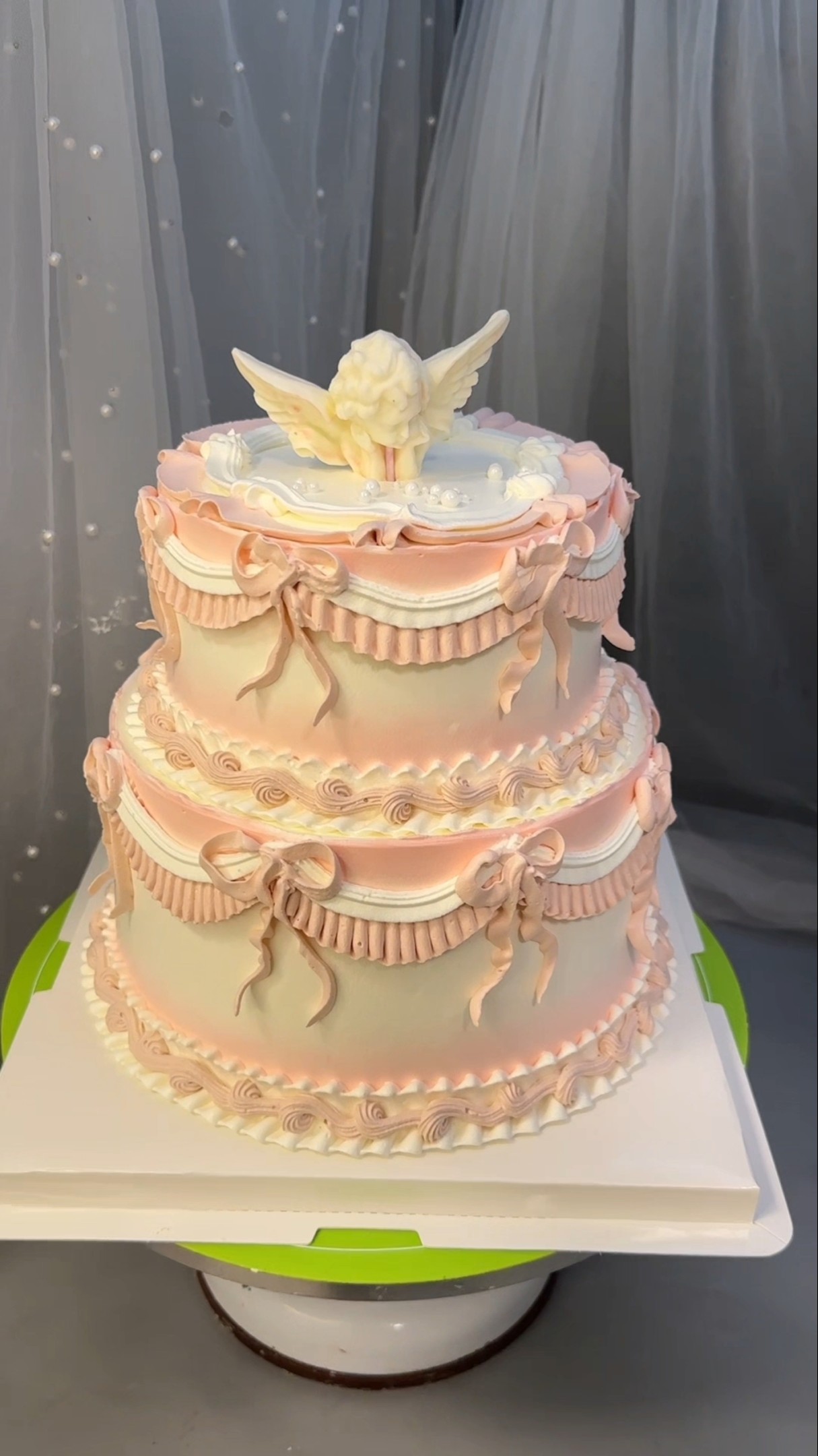 productionprocess Technical training Hands-on teaching Cake brushing Learn from me Double layer is