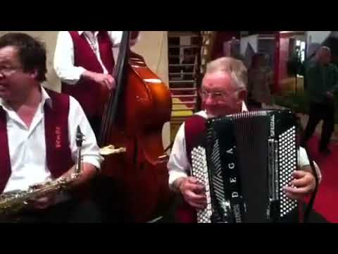 Friedas Traum Kapelle Schwyzergruess an der Bea 2013 