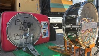 BUTTON THE BUSKER IS LIVE