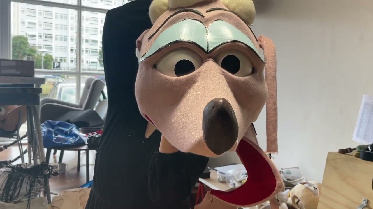 Karin Ørum og dukkerne - JUNGLEDYRET HUGO