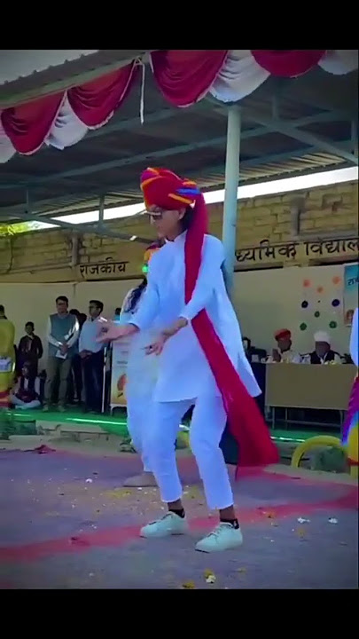 school girl dance। Rajasthani marudhariya dhora me chal unt gado। #shorts #dance #trending #school